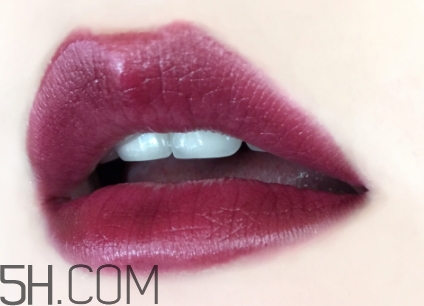 burberry牛血色適合黃皮嗎？burberry巴寶莉牛血色多少錢