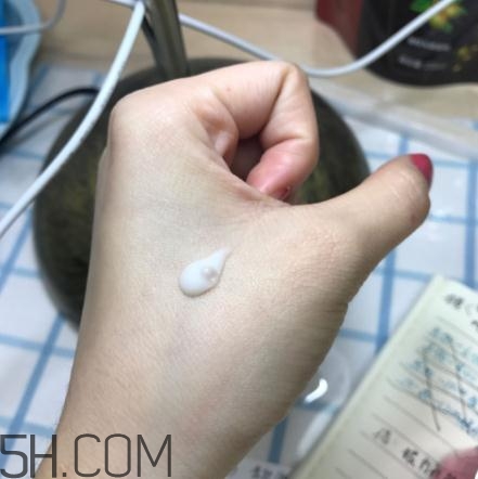 春紀(jì)新彈力嬌嫩菁華乳好用嗎？春紀(jì)新彈力嬌嫩菁華乳評(píng)測(cè)