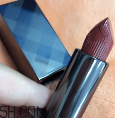 burberry口紅97和93哪個好看？burberry巴寶莉97和93對比