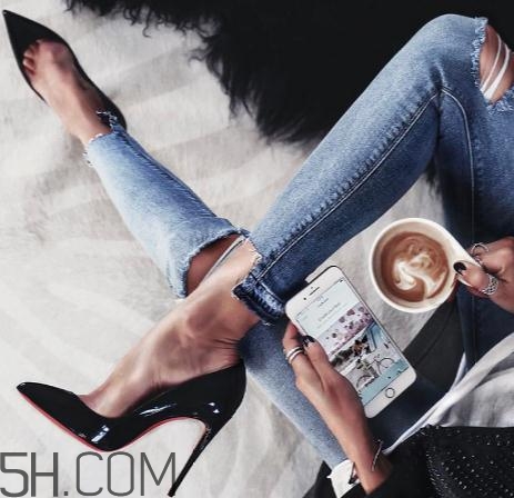 高跟鞋能帶上飛機(jī)嗎？高跟鞋能過安檢嗎？