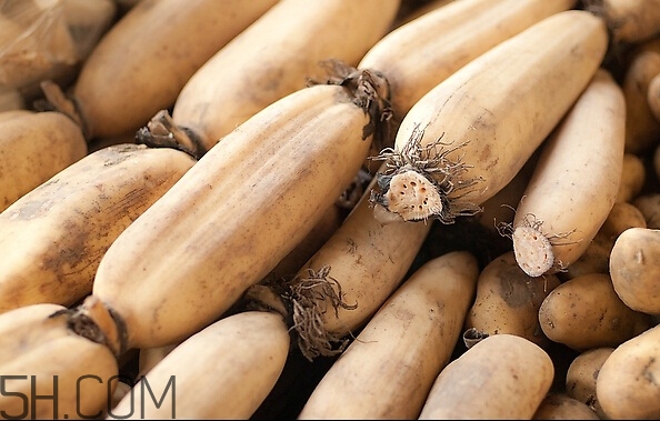 鐵鍋炒藕發(fā)黑了能吃嗎？為什么不能用鐵鍋炒藕？