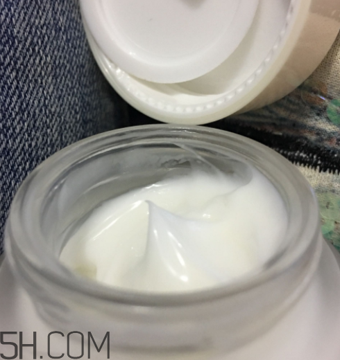 法蘭琳卡清透補水霜好用嗎_法蘭琳卡清透補水霜評測 法蘭琳卡清透補水霜好用嗎_法蘭琳卡清透補水霜評測