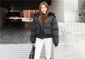 黑色棉襖配什么褲子？黑色棉服搭配褲子圖片