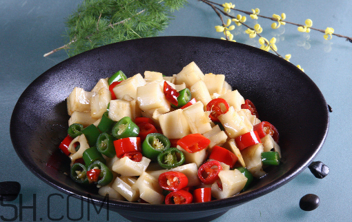 鐵鍋炒藕發(fā)黑了能吃嗎？為什么不能用鐵鍋炒藕？