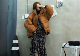 焦糖色棉襖配什么內搭？焦糖色棉服搭配圖片