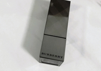 burberry口紅97和93哪個(gè)好看？burberry巴寶莉97和93對(duì)比