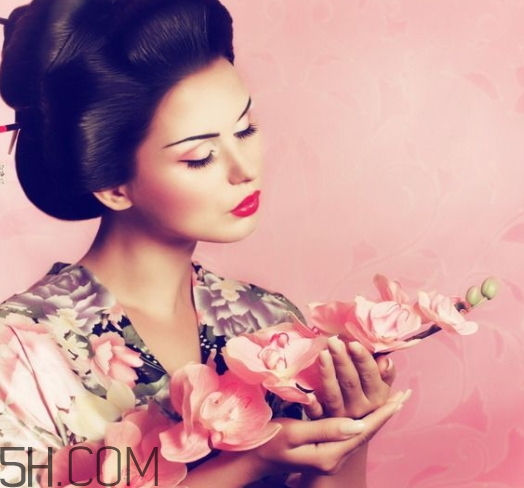 手大拇指下面肌肉疼是怎么回事？拇指下面肌肉疼怎么辦？