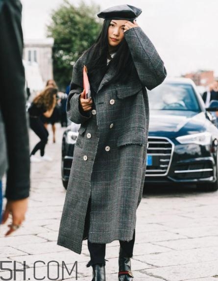 灰色格子大衣怎么搭配？灰色格子大衣搭配圖片