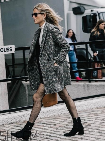 灰色格子大衣怎么搭配？灰色格子大衣搭配圖片