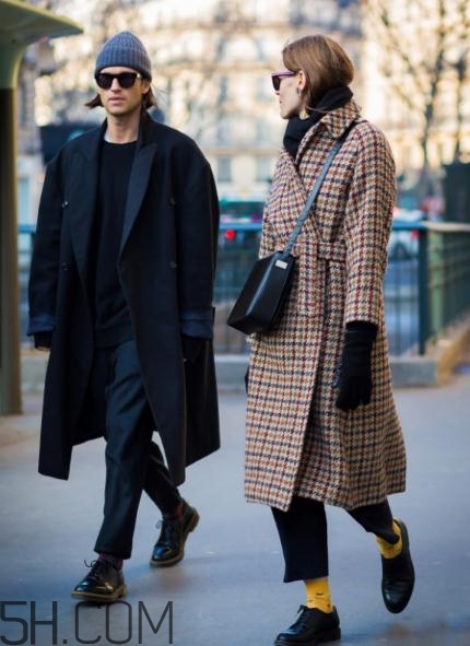 棕色格子大衣怎么搭配？棕色格子大衣搭配圖片