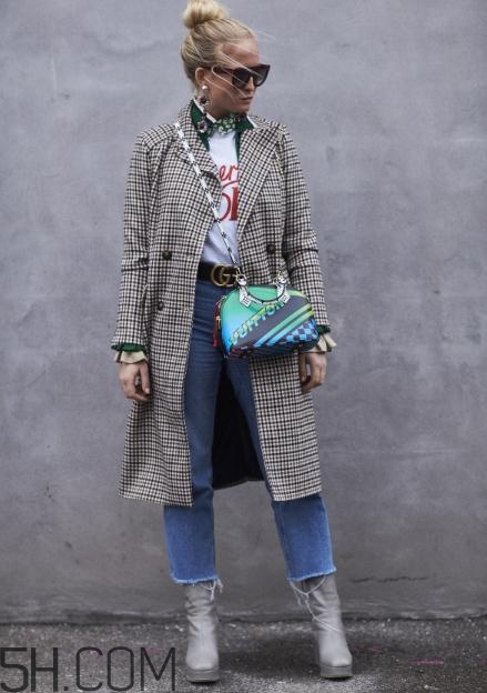 棕色格子大衣怎么搭配？棕色格子大衣搭配圖片