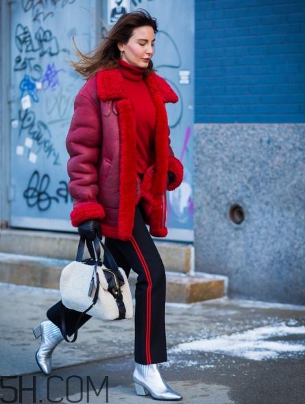 冬天運(yùn)動(dòng)褲配什么鞋子？冬天穿運(yùn)動(dòng)褲怎樣搭配鞋子？