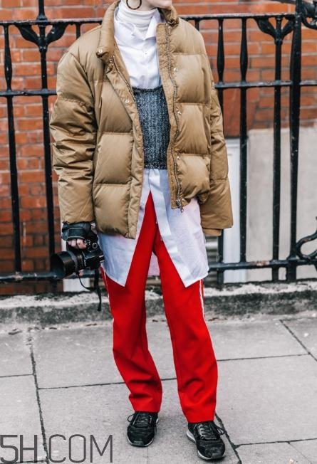 冬天運(yùn)動(dòng)褲配什么鞋子？冬天穿運(yùn)動(dòng)褲怎樣搭配鞋子？