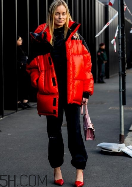 冬天運(yùn)動(dòng)褲配什么鞋子？冬天穿運(yùn)動(dòng)褲怎樣搭配鞋子？