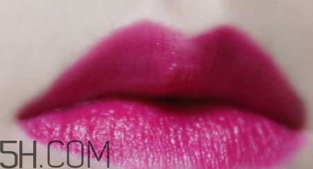 玫紅色口紅是什么顏色？玫紅色口紅怎么調(diào)色