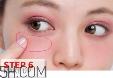 玫紅色口紅配什么眼影？玫紅色口紅眼影顏色搭配