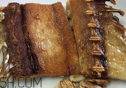 咸魚長蛆了怎么辦 咸魚長蛆了還能吃嗎 咸魚長蛆了怎么辦 咸魚長蛆了還能吃嗎