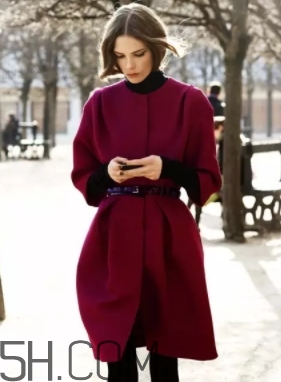 勃艮第紅怎么搭配？勃艮第色搭配什么顏色好看？