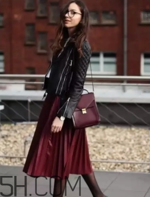 勃艮第紅怎么搭配？勃艮第色搭配什么顏色好看？