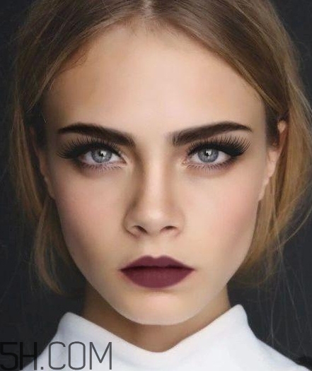 勃艮第紅口紅是什么顏色？勃艮第酒紅口紅試色