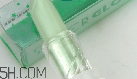 過期的唇膏有什么用？只涂了潤唇膏需要卸嗎？