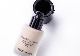 阿瑪尼純凈持妝粉底液vs阿瑪尼造型師粉底液對(duì)比