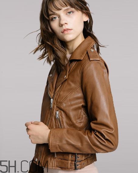 皮衣能用洗衣機(jī)洗嗎？皮衣可以脫水嗎？