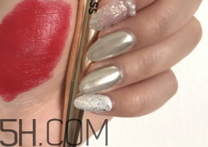 西瓜紅口紅是什么顏色？西瓜紅口紅試色