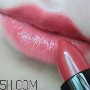 西瓜紅口紅適合什么膚色？西瓜紅口紅適合黃皮嗎？