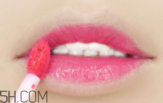 什么是咬唇妝？咬唇妝要用什么化妝品？