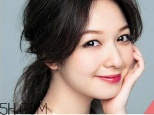 什么顏色的口紅最自然？如何根據(jù)皮膚顏色選擇適合自己的口紅