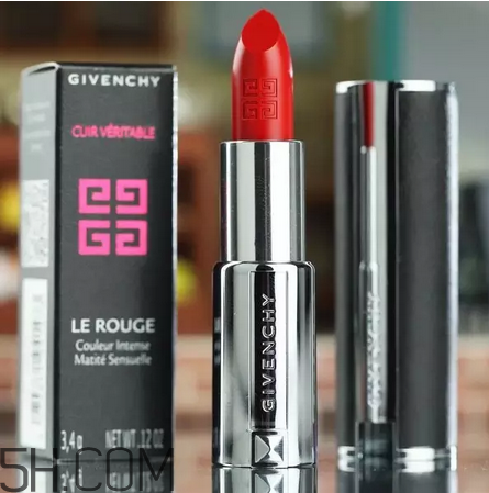 涂口紅前用bb打底可以嗎？最近比較火的口紅品牌有哪些？