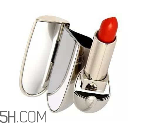 涂口紅前用bb打底可以嗎？最近比較火的口紅品牌有哪些？