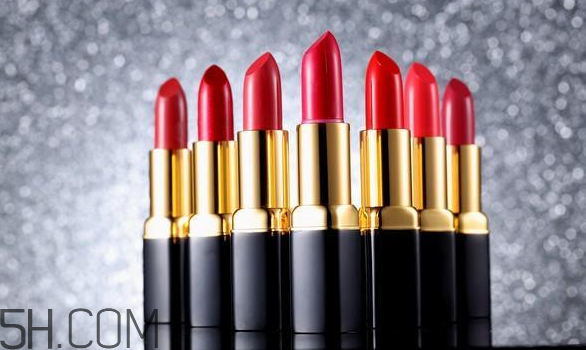 紅唇妝適合怎樣的人？嘴巴大涂口紅的注意事項(xiàng)