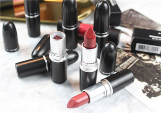 怎么正確擦口紅？如何改善嘴唇干燥脫皮？