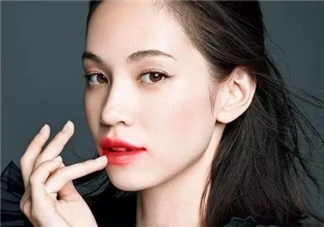 口紅到底應(yīng)該怎么涂？吻唇妝具體畫法