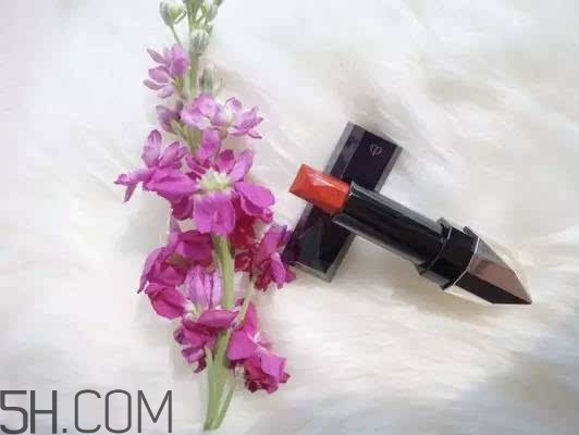 涂口紅前用bb打底可以嗎？最近比較火的口紅品牌有哪些？