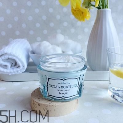 貝玲妃什么產(chǎn)品好用？貝玲妃的化妝品怎么樣？