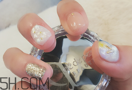 經(jīng)常做美甲好不好？淺色美甲款式推薦