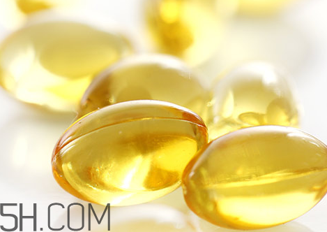 維生素e是魚(yú)肝油嗎？維生素e是雌激素嗎？