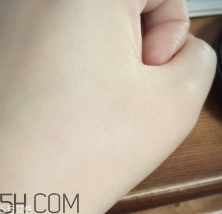 zfc粉底膏傷皮膚嗎？zfc粉底膏好用嗎？