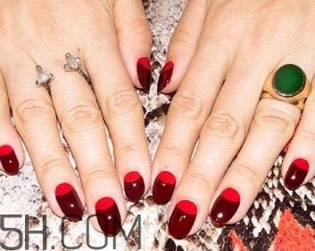 指甲軟是怎么回事？冬季美甲什么顏色好看？