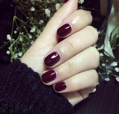 指甲軟是怎么回事？冬季美甲什么顏色好看？