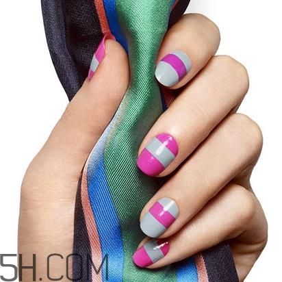 純色顯手白美甲圖片款式 時(shí)髦百搭顯手白的美甲有哪些 純色顯手白美甲圖片款式 時(shí)髦百搭顯手白的美甲有哪些