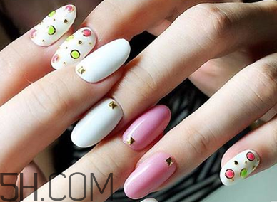 春天什么樣的美甲好看？美甲蕾絲款式圖片大全