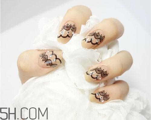 手指粗做什么美甲好看？蕾絲美甲怎么做教程圖解