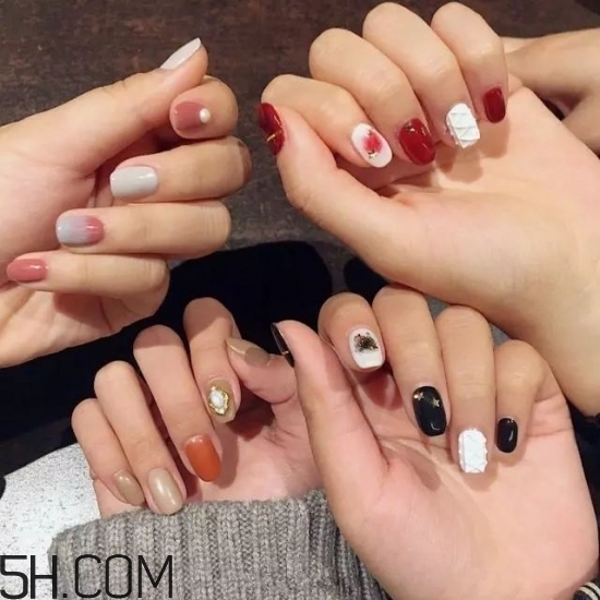 美甲涂什么顏色好看？2018冬天最美的韓式美甲