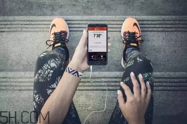 夜跑減肥的正確方法有哪些？冬天夜跑應(yīng)該怎么跑才能減肥？