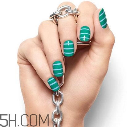 純色顯手白美甲圖片款式 時(shí)髦百搭顯手白的美甲有哪些 純色顯手白美甲圖片款式 時(shí)髦百搭顯手白的美甲有哪些