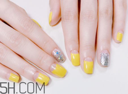 貼片美甲可以長(zhǎng)期做嗎？暖色系美甲新款式